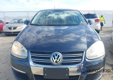 2010 Volkswagen Jetta S из США, поврежденный, VIN 3VWJX7AJ8AM001845